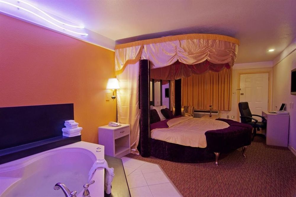 Texas & Pharr/san Juan Motel